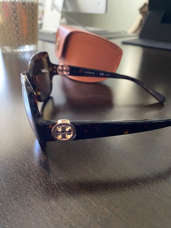 Tory Burch Sunglasses main image 4